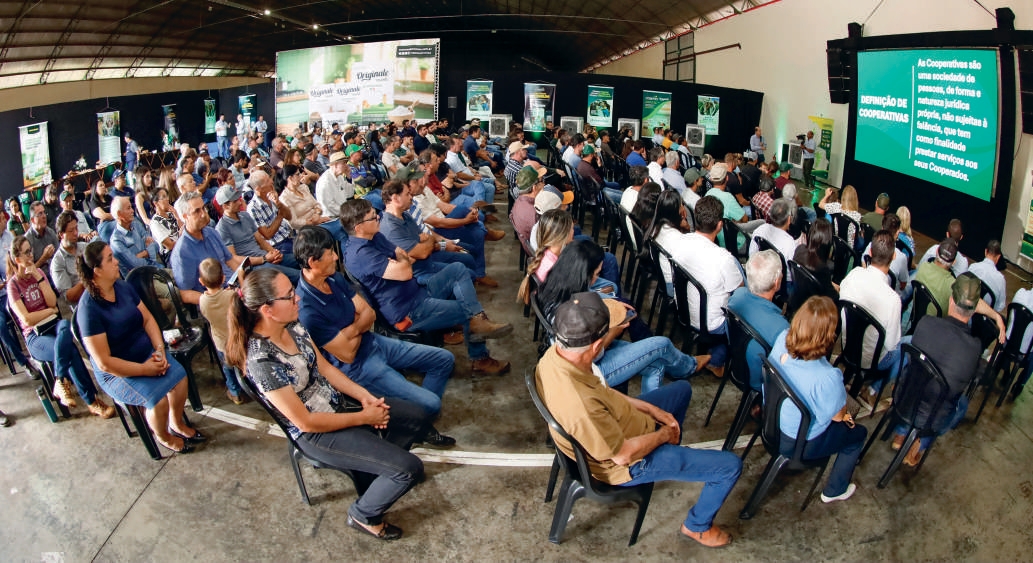 Reuni&atilde;o da Coamo com produtores de Tamarana (PR), com mais de 200 agricultores e cooperados presentes