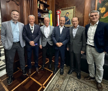 Diretores da Coamo em audi&ecirc;ncia com o governador do Estado de Santa Catarina, Jorginho Mello, em Florian&oacute;polis