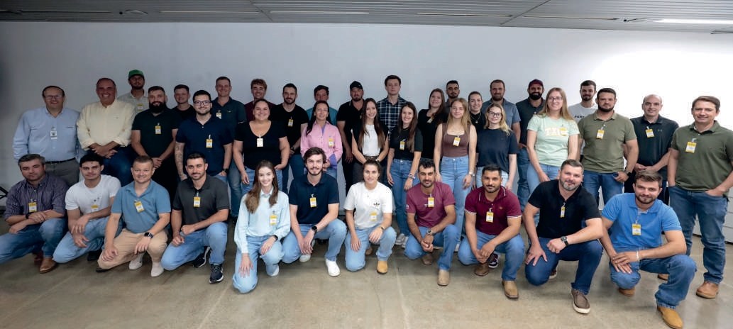 Turma do Programa Jovens L&iacute;deres Cooperativistas da Coamo