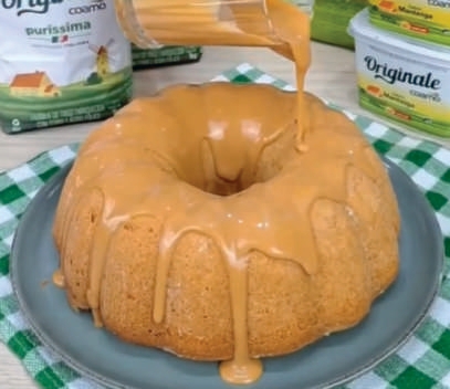 Bolinho Fofinho com cobertura de doce de leite, receita Coamo Alimentos