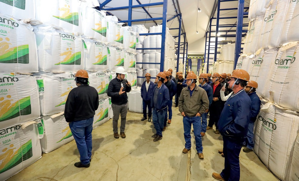 Cooperados conheceram o tratamento industrial realizado na UBS de Furnas