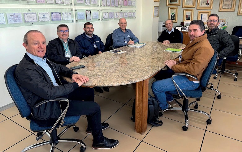Comitiva da Ocesc reunida com as diretorias da Coamo e Credicoamo