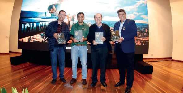 Outro destaque Fati foi o lançamento do livro 50 Anos do Plano Nacional de Conservação dos Solos, de autoria de Ilivaldo Duarte, Jair Elias e José Petruise