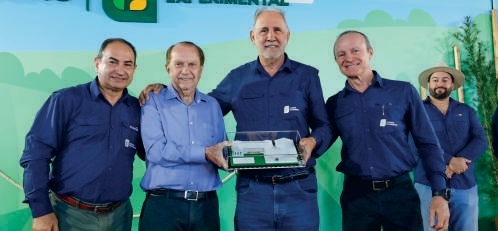 Claudio Francisco Bianchi Rizzatto recebendo homenagem