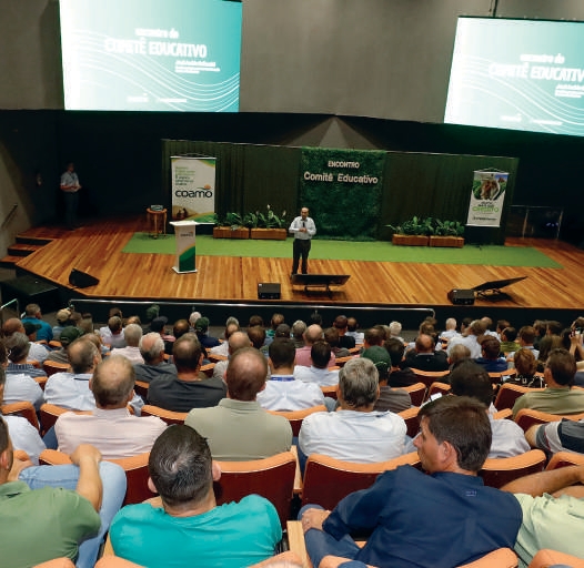 Apresenta&ccedil;&atilde;o em audit&oacute;rio no Encontro de Comit&ecirc;s Educativos