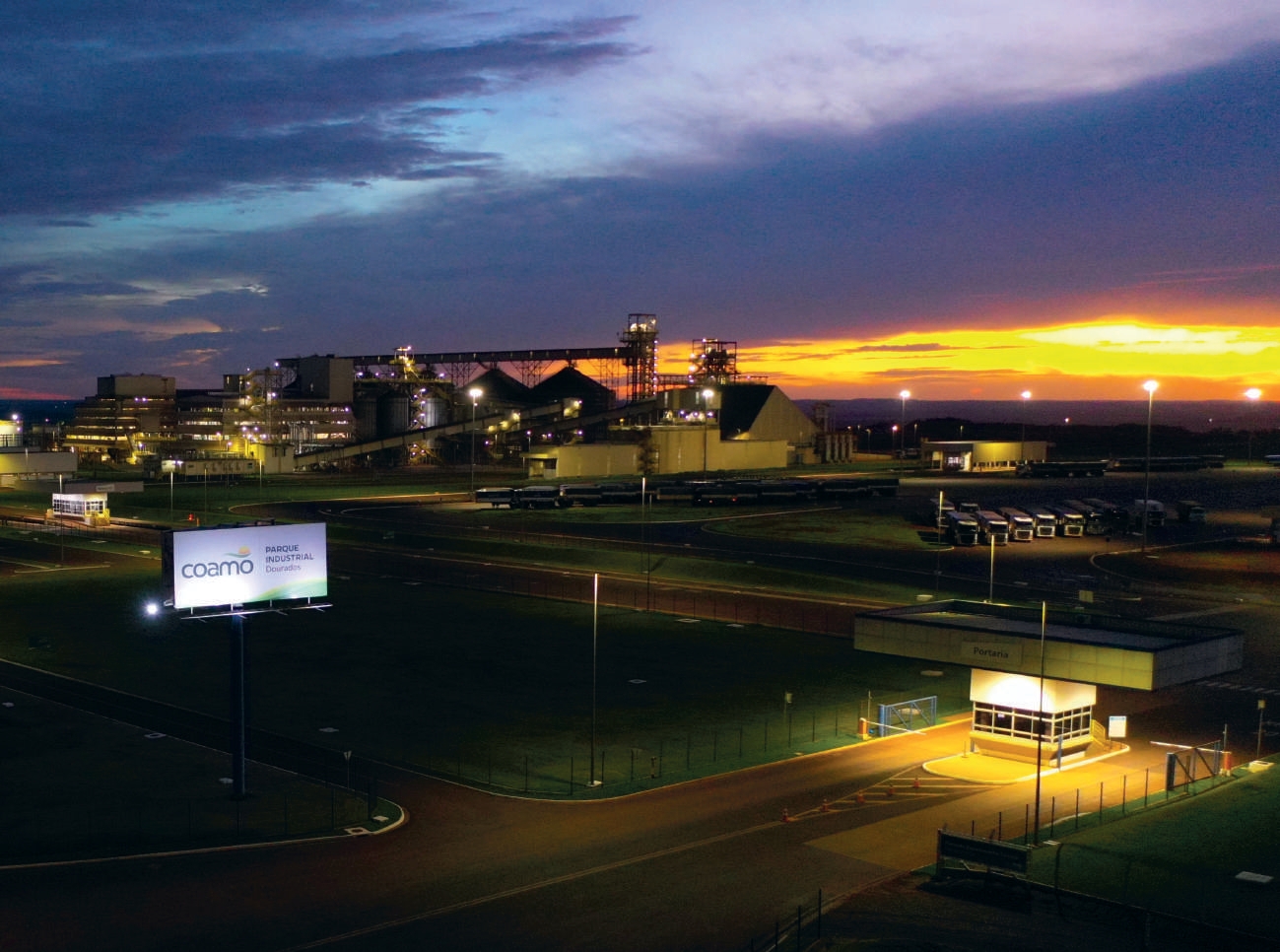Vista noturna do Parque Industrial